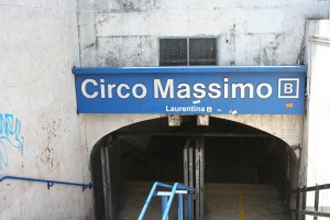 The subway entrance for the Circo Massimo stop.